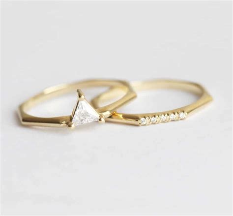 Dainty Engagement Rings - Nouba Weddings - Dainty Engagement Rings