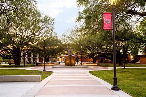 Lamar University - Acceptance Rate, Deadlines & Admission Info