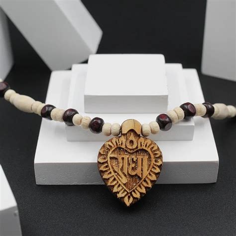 Original Tulsi Kanthi White Red Mala With Radha Round Cylndrical Penda ...