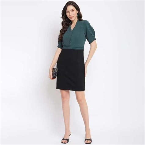 Women Solid Sheath Dress