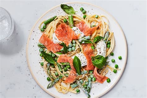 smoked salmon pasta sour cream