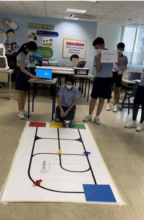 Robotics Club 的图像结果