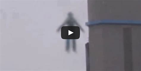 Flying Humanoid 的图像结果