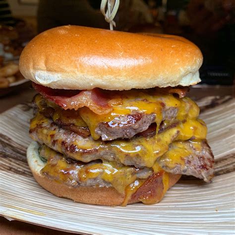 Wooden Hill Brewing Company – Edina / House Burger - Burger Reviews