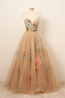 Unconventional Wedding Gowns by Six Alternative Wedding Dresses For Unconventional Brides Unconventional Wedding Gowns