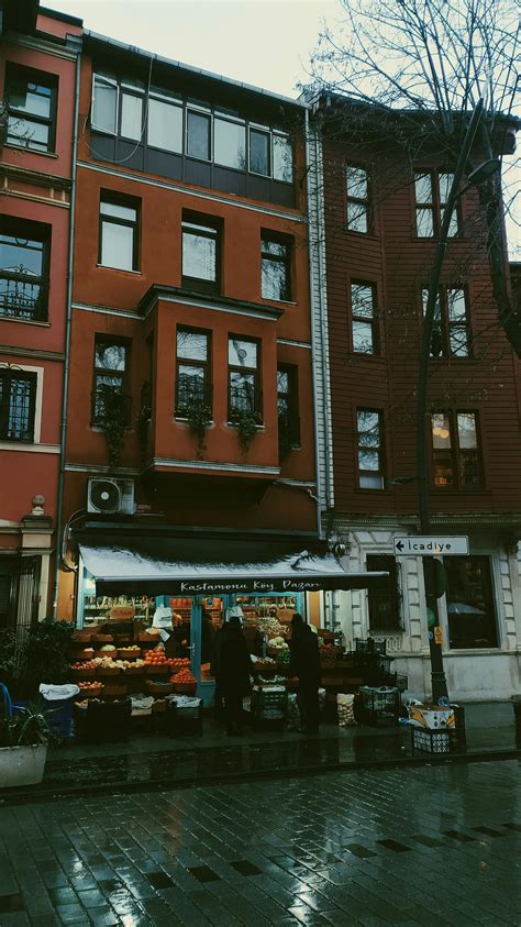 Convenience Store Front View 的图像结果