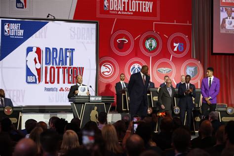 Pelicans Rumors: Should the team trade down with the Hawks?