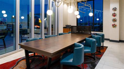 Hotel Photos | Hyatt Place Chicago / Wicker Park