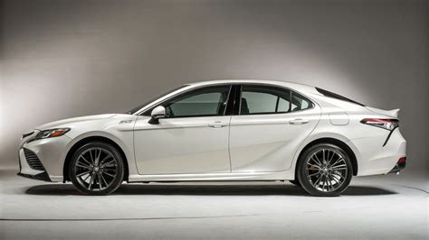 2022 Toyota Camry Review: Is This the Best Midsize Sedan? - FleetNo