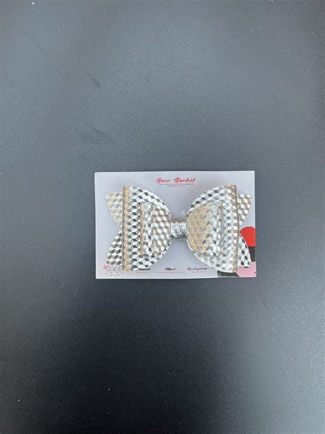 sliver hexagon party bow