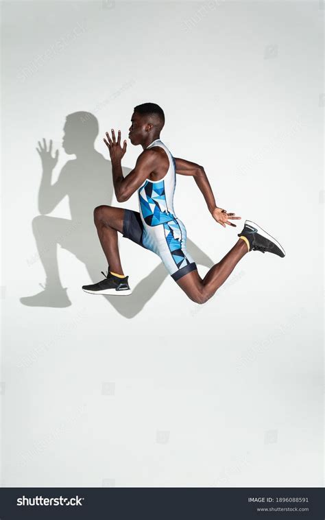 Running White Background 的图像结果