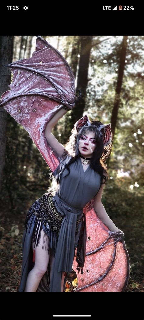 Bat girl | Renaissance fair costume, Renaissance fair outfit, Ren faire ...