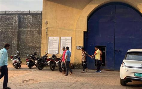 45 jail inmates admitted to hospital in Mangaluru after complaints of ...