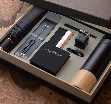 Best New Year Corporate Gifts Ideas For Clients & Employees | ARC India