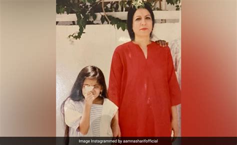 क्यूट पोज दे रही इस बच्ची ने टीवी सीरियल में सादगी से जीता था दिल ...