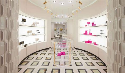 Find the nearest Valentino boutique near you | women's clothing, men's ...