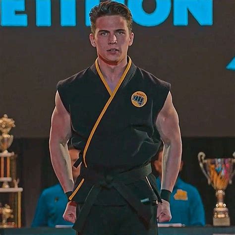 icon robby keene || cobra kai | Karaté kid, Karaté, Héros