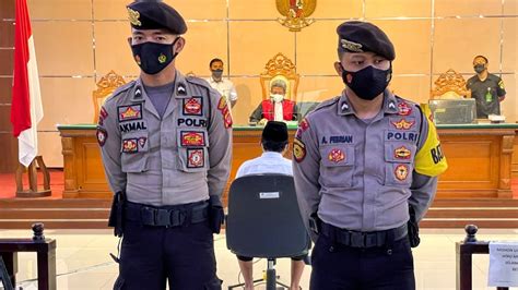 Indonesian teacher sentenced to death for raping 13 students ...