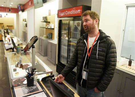 Fine Fettle Stamford opens to recreational marijuana customers