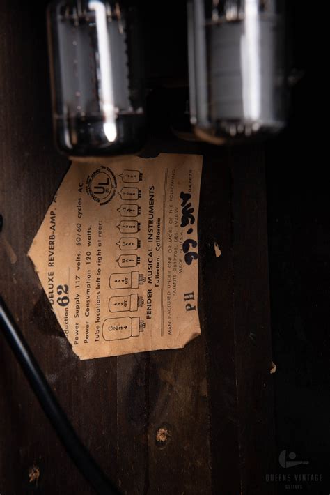 1966 Fender Deluxe Reverb Amplifier – Queens Vintage Guitars