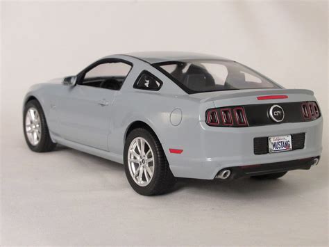 Mustang GT -- Plastic Model Car Kit -- 1/25 Scale -- #854379 pictures by jriederer