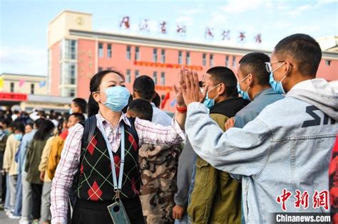 2020年全国高考拉开帷幕 西藏自治区3万余名考生参考