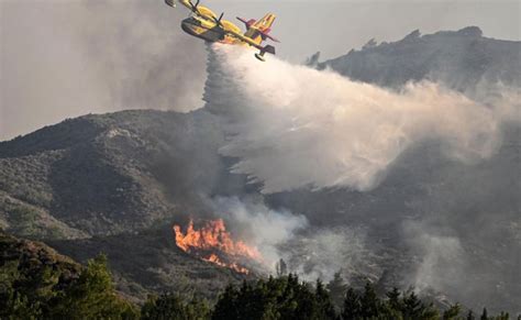 Crash of plane fighting Greek island wildfire kills both pilots as ...