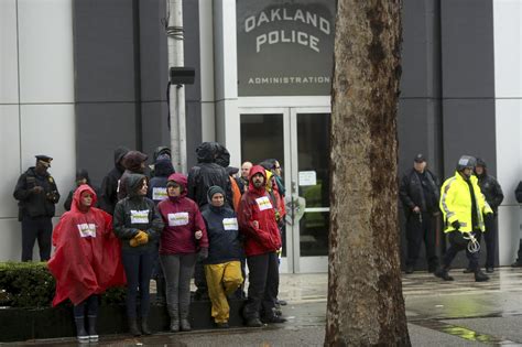 Oakland Mike Brown, Eric Garner Protest: 13 Protesters Arrested As 250 ...