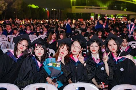 愿我苏大学子，一路逐梦追光 | 苏州大学2022届毕业典礼暨学位授予仪式顺利举行_毕业生_祝福_母校