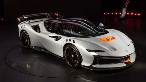 Ferrari SF90 XX Stradale and Spider debut making 1,016 bhp