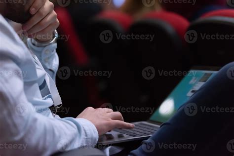 No Hands Person Using Computer 的图像结果