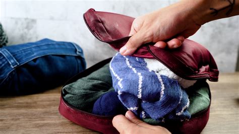 Packing Clothes in Cubes 的图像结果