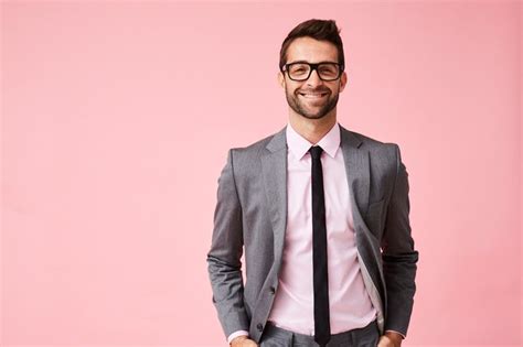 5 Main Things Women Notice In A Man The First Time They See Him