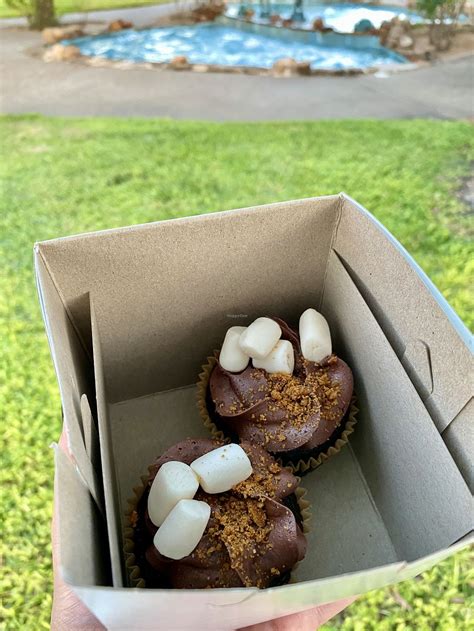 Trendy Eats & Vegan Treats - Corpus Christi Texas Bakery - HappyCow