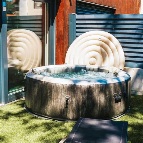 The Best Inflatable Hot Tubs In 2020 Compare The Differences