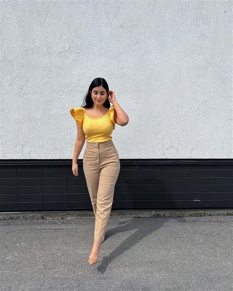 21 Best Beige Pants Outfit Ideas with Styling Tips