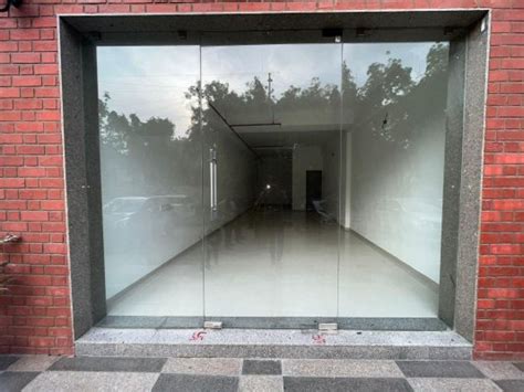 Shop-Showroom for Rent in Indraprasth Business House Vijay Cross Road ...