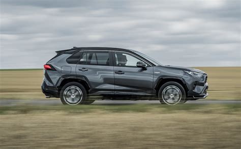 Toyota RAV4 : 3 raisons incontestables de choisir le SUV hybride en occasion