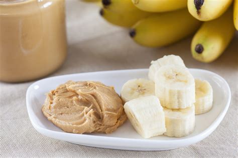 6 Tasty, Healthy, and Simple Peanut Butter Snacks