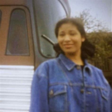Young Selena | Selena quintanilla, Selena quintanilla perez, Selena