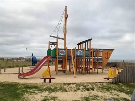 Gorleston Clifftop Park & Picnic Meet, Pirate Ship Park Gorleston ...