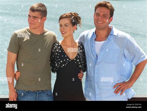Pearl harbor 2001 josh hartnett hi-res stock photography and images - Alamy