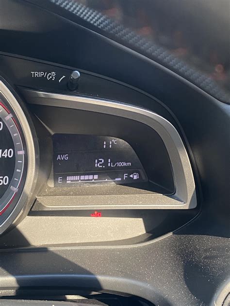 What's your km/l mpg in the city? : r/mazda3
