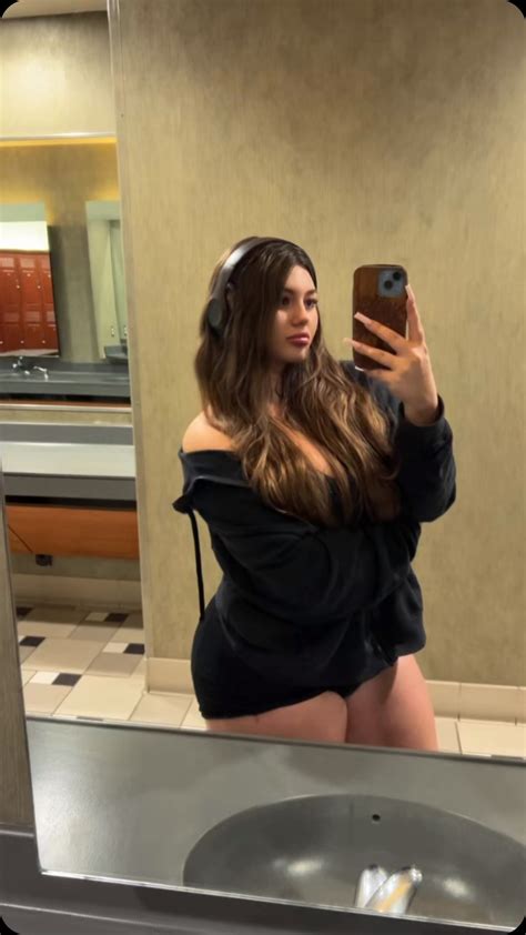 Lyla lush | Do you want to see where else I’m flexible? | Instagram