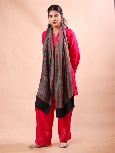 Buy Pure Woolen Shawls and Stoles For Women and Men – The Shawl Studio