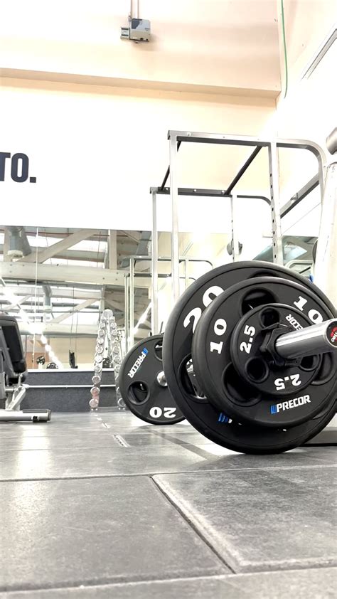 Deadlift Form Check - 105kg/231lbs @71kg/156lbs BW : r/formcheck