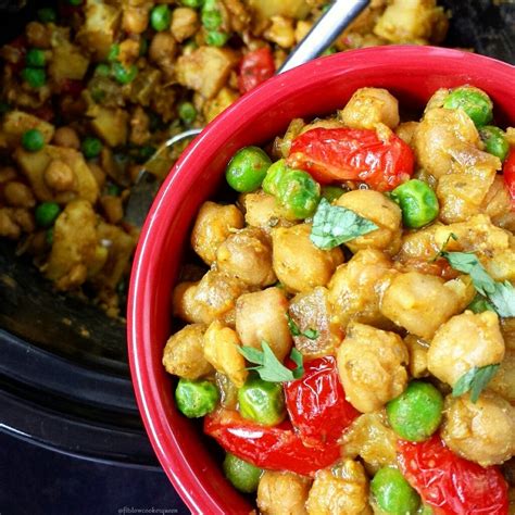 Slow Cooker Vegetarian Curry (Vegan) - Fit Slow Cooker Queen