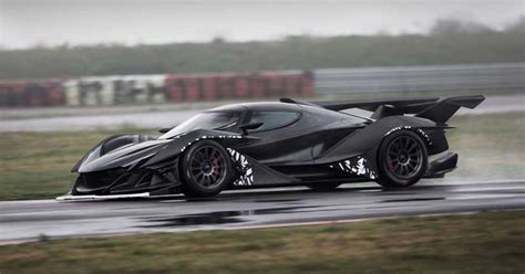 This Is What A 2.7 Million Pure Fossil Fuel Engine Car Sounds Like