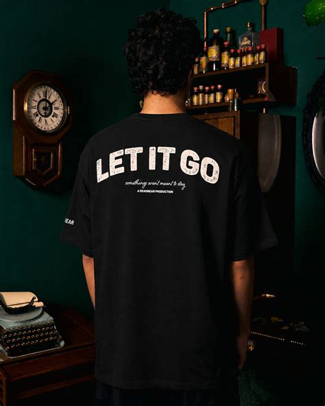 Closure Tee Black – DEADBEAR