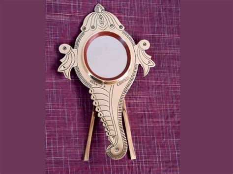 Aaranmula Kannadi / Metal Mirror Aranmula / World famous Handmade /Tra ...